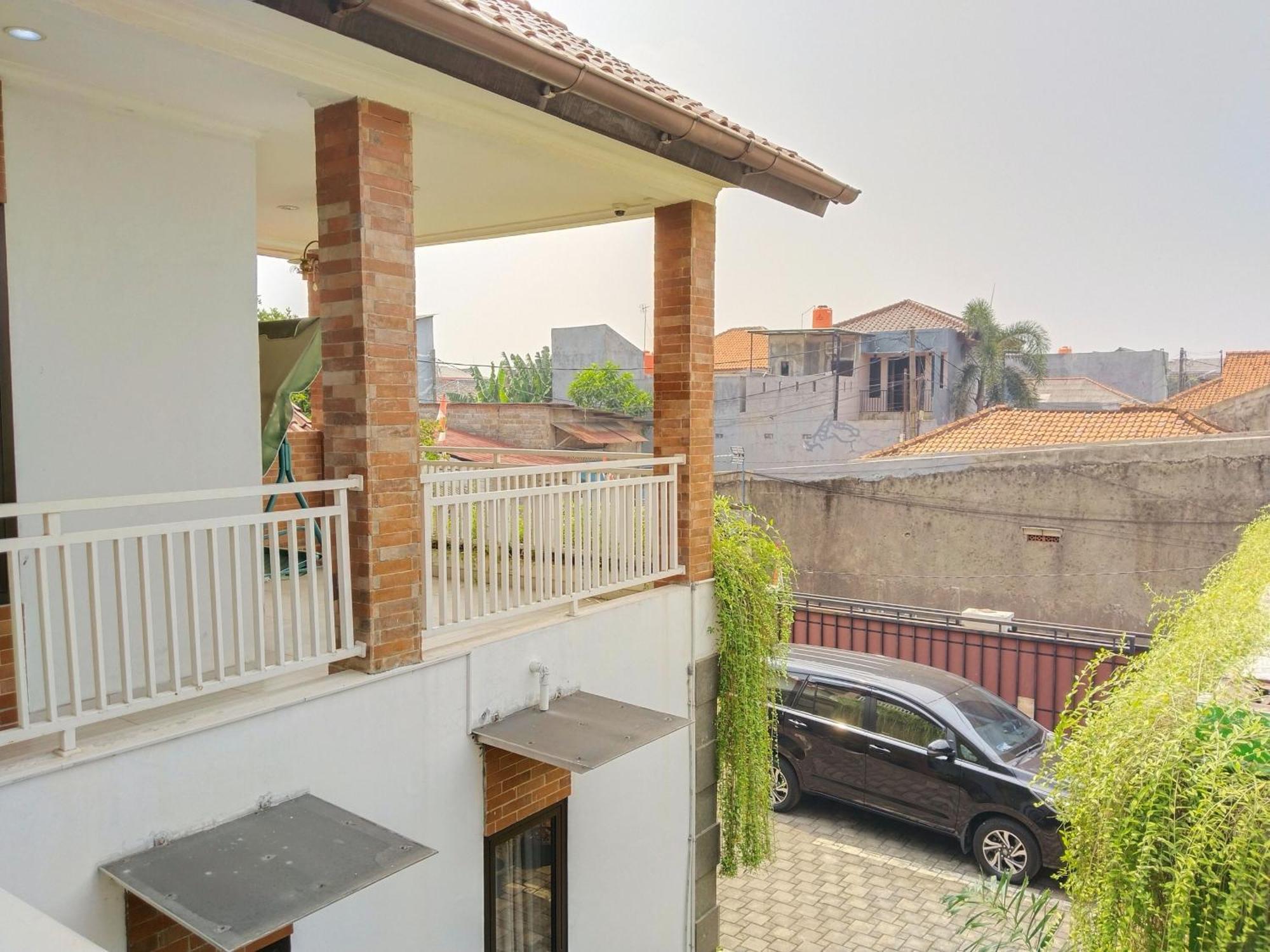 Hotel Dejati House Bekasi Exterior foto